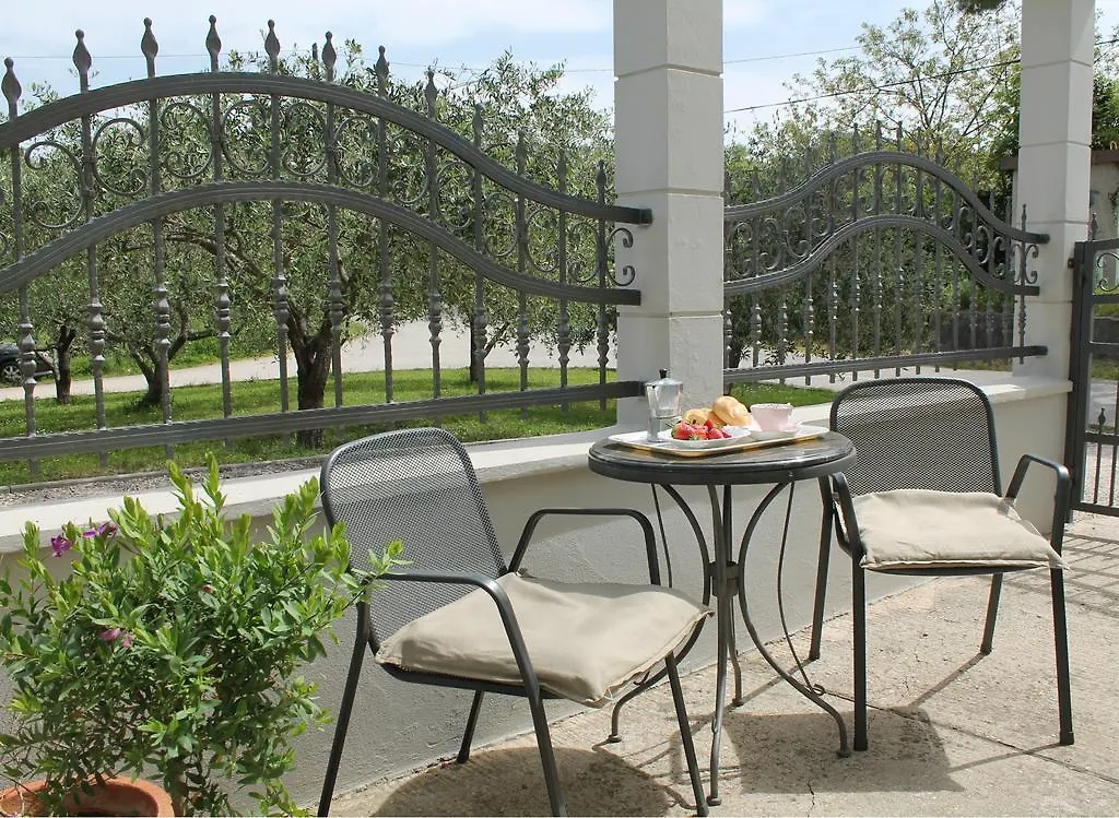 Villa Mandolina Apartments Zadar 0*,