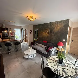 t2-aile-de-villa-saisonniere-semaine-weekend-nuit.fr-provencehotel.com/